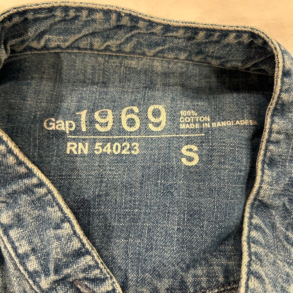 Gap Soft Jean jacket long sleeve with pearly buttons